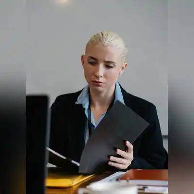 平轩雨